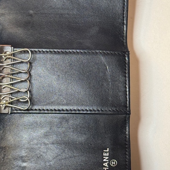 CHANEL key holder 6 Pendants used but still in good condition. - Picture 7 of 13